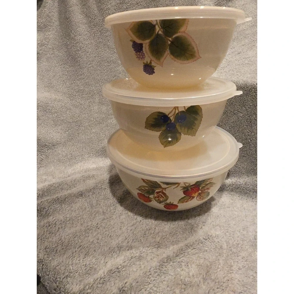 Vintage Enamel Metal Nesting Bowls With Berries And Lids Everyday Kitchen